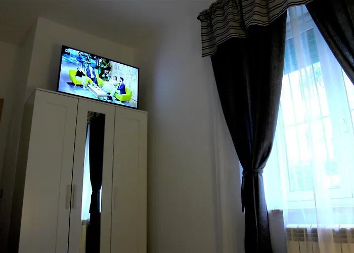 Πανσιόν Lena's House Castel di Leva