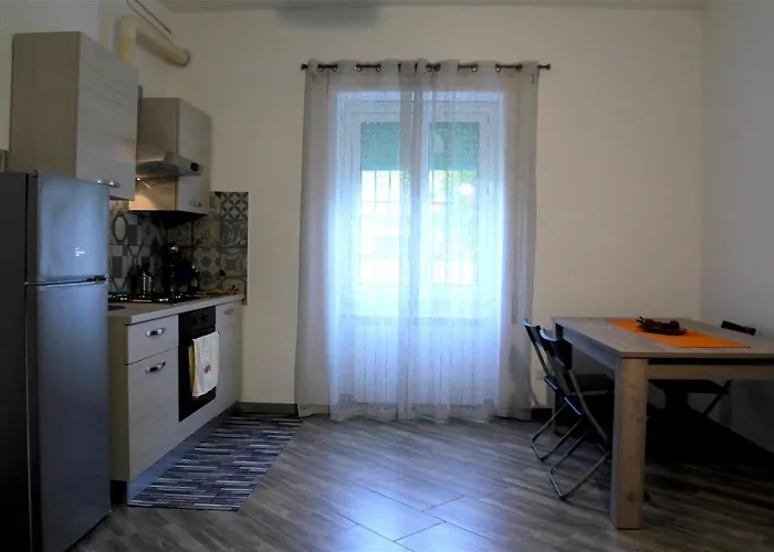 Πανσιόν Lena's House Castel di Leva