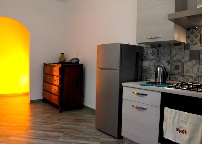 Πανσιόν Lena's House Castel di Leva